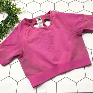 Gymshark Ultra Seamless Crop Top Size Large Hot Pink Top Sleeves Stretch